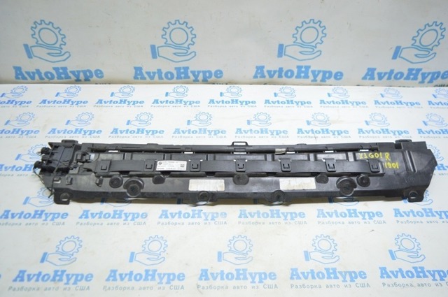 Кронштейн бампера заднего, центральный 51127400674 BMW