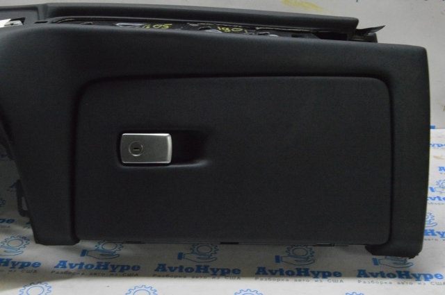 Крышка перчаточного ящика (бардачка) 51169472465 BMW