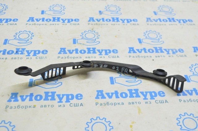 Уплотнитель под капот 51717402082 BMW