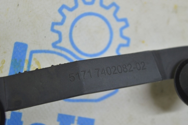 51717402082 BMW Уплотнитель капота купить в Днепр
