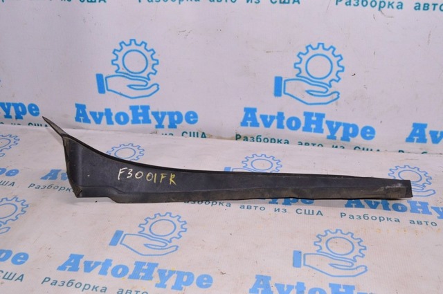 51767264273 BMW Уплотнитель крыла купить в Львов