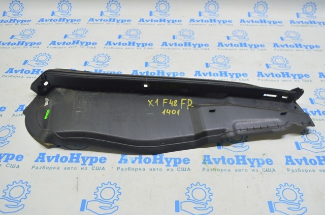 Уплотнитель крыла 51767329400 BMW