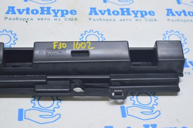 51777256915 BMW Крепление порога купить в Чернигов