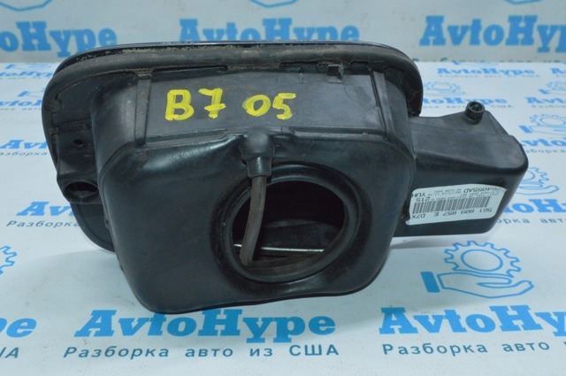 Лючок (дверца) бензобака 561809857FGRU VAG