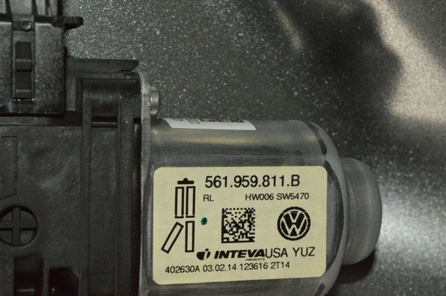 Стеклоподъемник левой задней двери 561839461F VAG