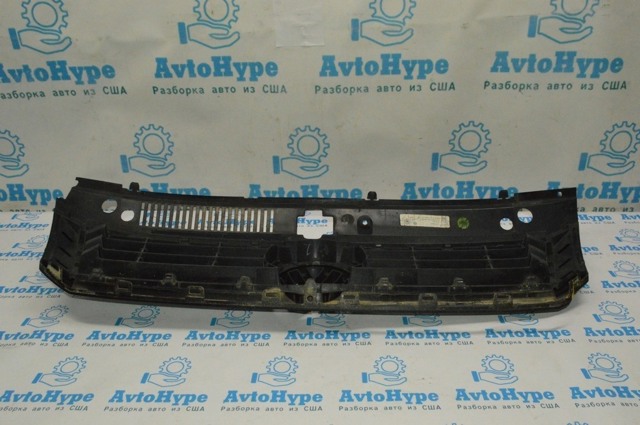 561853651BOQE Решетка радиатора купить Ужгород