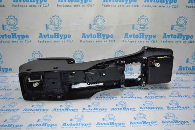VAG 561863241E82V Консоль панели управления центральная в наличии Украина