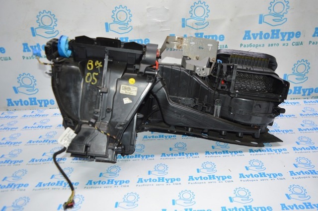 561898063 VAG Корпус печки в сборе купить в Черкассы