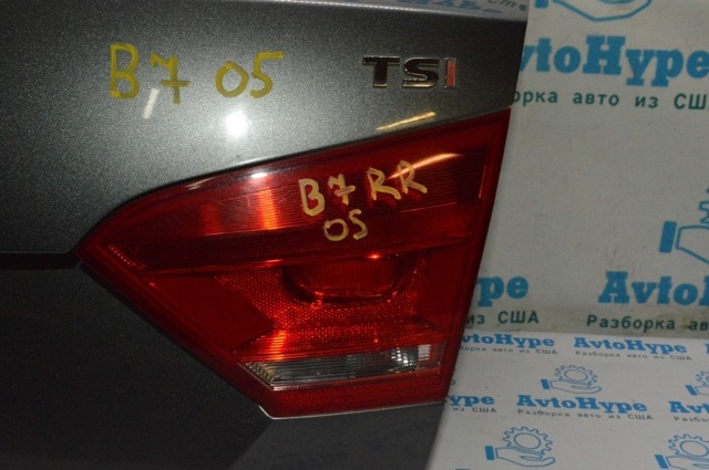 Фонарь задний внутренний правый 561945094C VAG