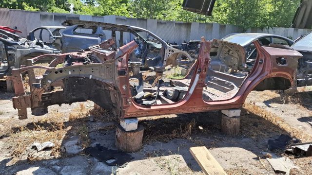 TOYOTA 571200E060 Лонжерон левый в наличии Винница