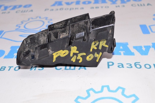 Правый кронштейн заднего бампера 57707SG060 SUBARU