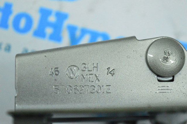 5C6827302D VAG Петля крышки багажника купить в Павлоград