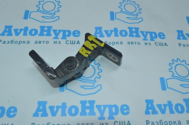 5N0831402 Петля двери передней правой купить Кривой Рог