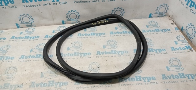 Уплотнитель двери передней, на (кузове) 5N0867911A9B9 VAG