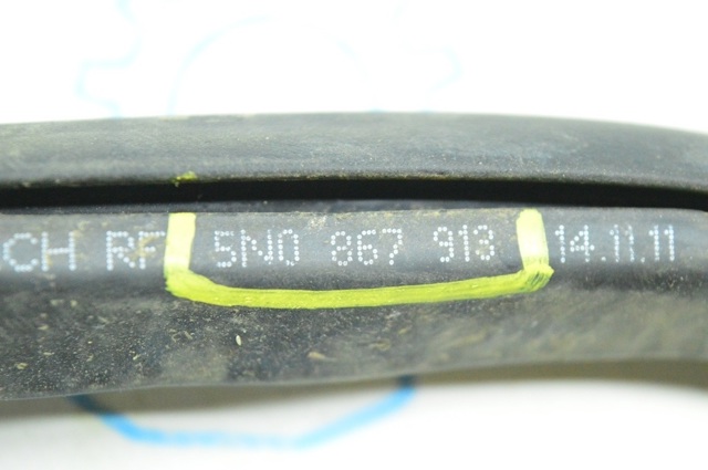 Уплотнитель двери задней, (на кузове) 5N0867913A9B9 VAG
