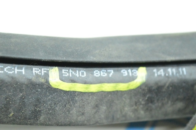 5N0867913A9B9 VAG Уплотнитель двери задней (на кузове) купить в Чернигов