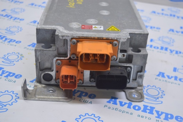 5QE915684J Модуль управления (ЭБУ) заряда основной батареи купить Киев