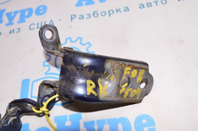 Петля задней двери, правой 60479FG022 SUBARU