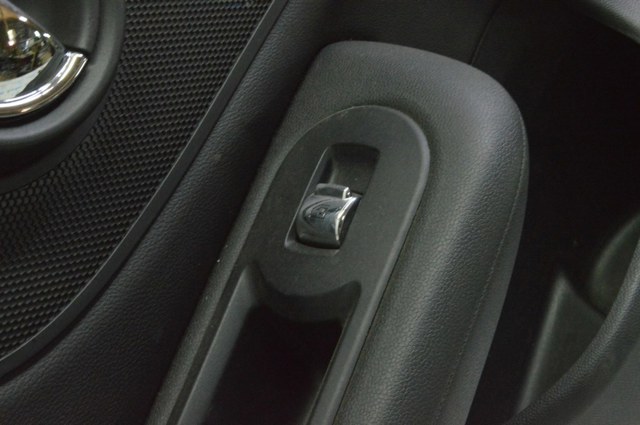 Кнопка подъемника переднего правого стекла 61319354866 BMW