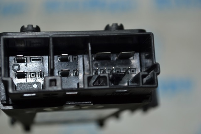 61359216468 BMW Модуль управления (ЭБУ) переднего сидения купить в Черкассы