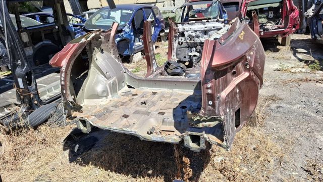 616010E150 TOYOTA Крыло заднее правое купить в Ужгород