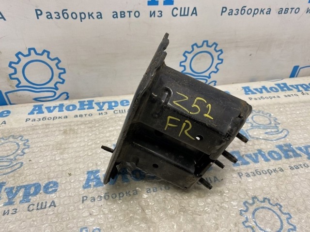 Кронштейн усилителя переднего бампера 622105AA0A NISSAN