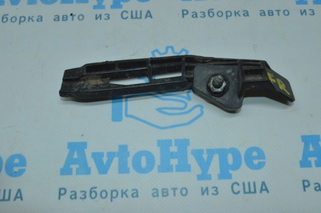 Правое крепление переднего бампера 622243JA0A NISSAN