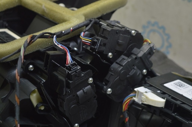 64119237550 BMW Корпус печки в сборе купить в Львов