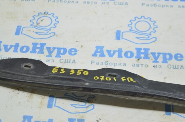 6786533010 Уплотнитель двери передней правой (на двери) купить Ровно