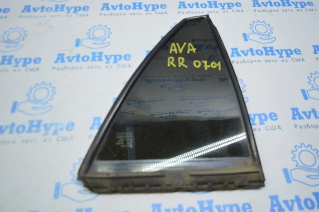 Уголок задней правой двери 68011AC010 TOYOTA