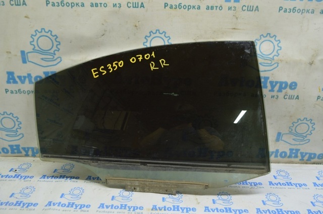 Стекло задней правой двери 6811333160 TOYOTA
