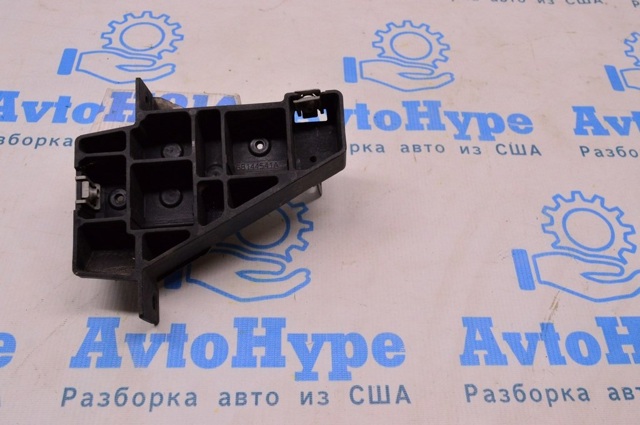 68144540AB CHRYSLER Кронштейн радиатора правый купить в Львов