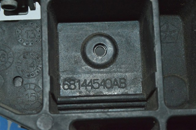 68144540AB CHRYSLER Кронштейн радиатора правый купить в Запорожье
