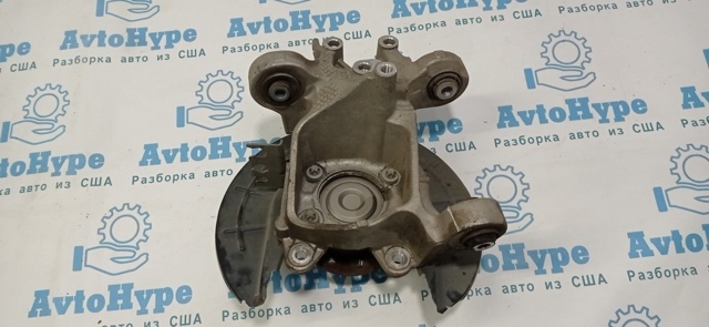 Кулак поворотный левый 68200071AC CHRYSLER