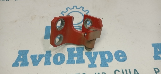 Петля водительской двери 68200962AA CHRYSLER