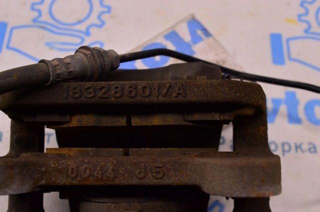 Задний левый суппорт 68225313AA CHRYSLER