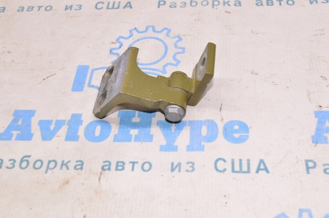 68246418AA Петля двери задней левой купить Винница
