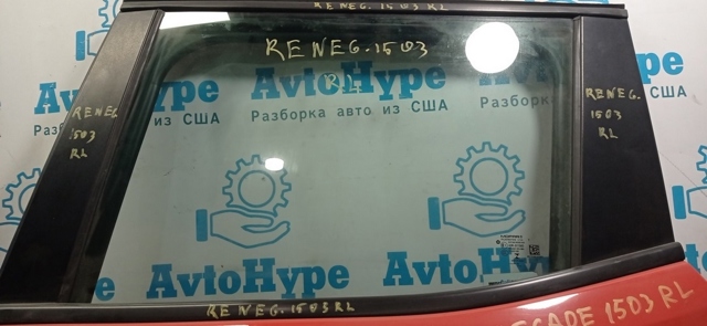 Стекло задней двери, левой 68256359AA CHRYSLER