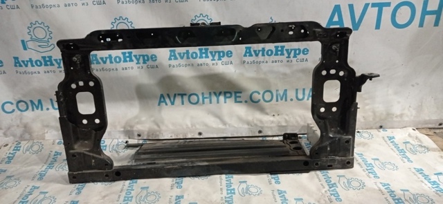 CHRYSLER 68385108AA Рамка радиатора в наличии Ровно
