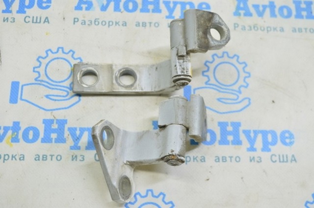 TOYOTA 6872030110 Петля двери передней левой в наличии Запорожье