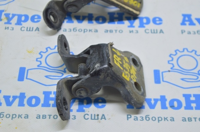 Завеса двери передней правой 6873033021 TOYOTA