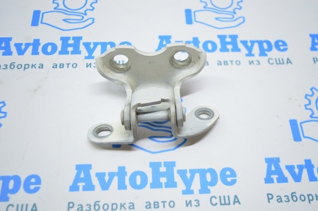 TOYOTA 6876006010 Петля двери задней левой в наличии Днепр