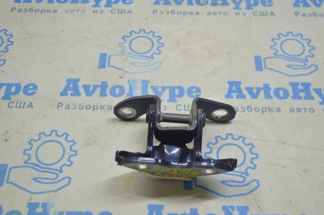 TOYOTA 6876035041 Петля двери задней левой в наличии Полтава