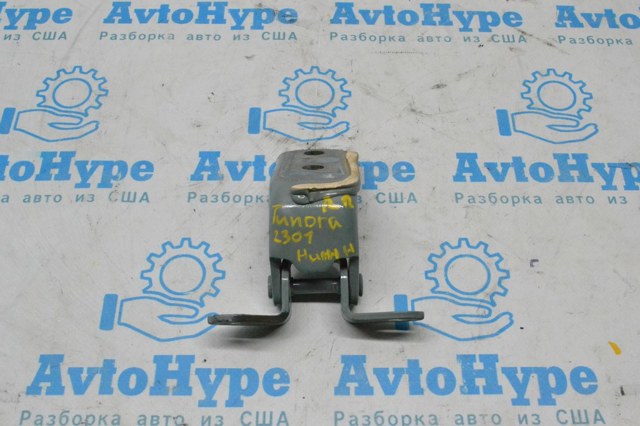 Петля задней двери, правой 6877004010 TOYOTA