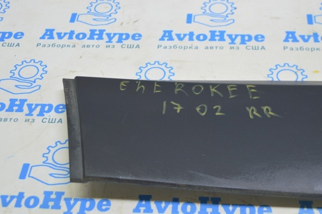 Молдинг двери задней правой 6VX68RXFAB CHRYSLER