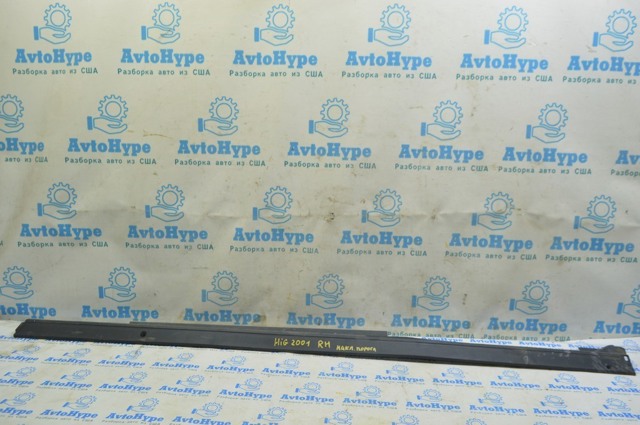 Накладка (молдинг) порога наружная правая 758500E040 TOYOTA