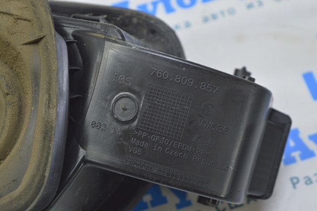 760809857C VAG Лючок бензобака купить в Черновцы