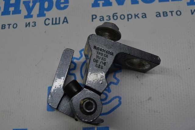 Завеса двери передней левой 7N0831401C VAG