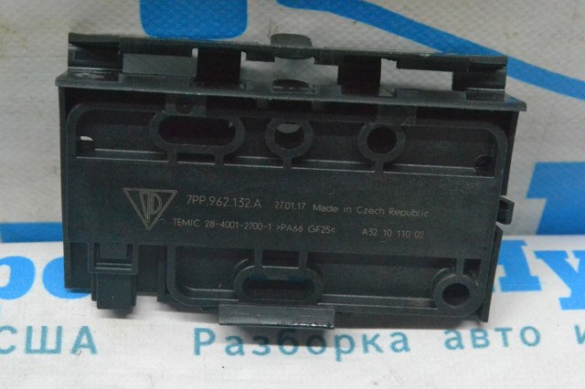 PORSCHE 7PP962132A в наличии Чернигов