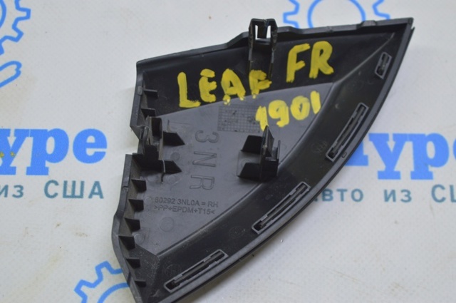 NISSAN 802923NF1A Внутренняя накладка крепления зеркала правого в наличии Киев